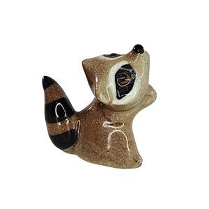 Hagen Renaker Raccoon Baby Nose Up Miniature Figurine